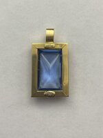 ciondolo-donna-a-quadro-con-cristallo-azzurro-e-oro-giallo-750-18-kt-ref594