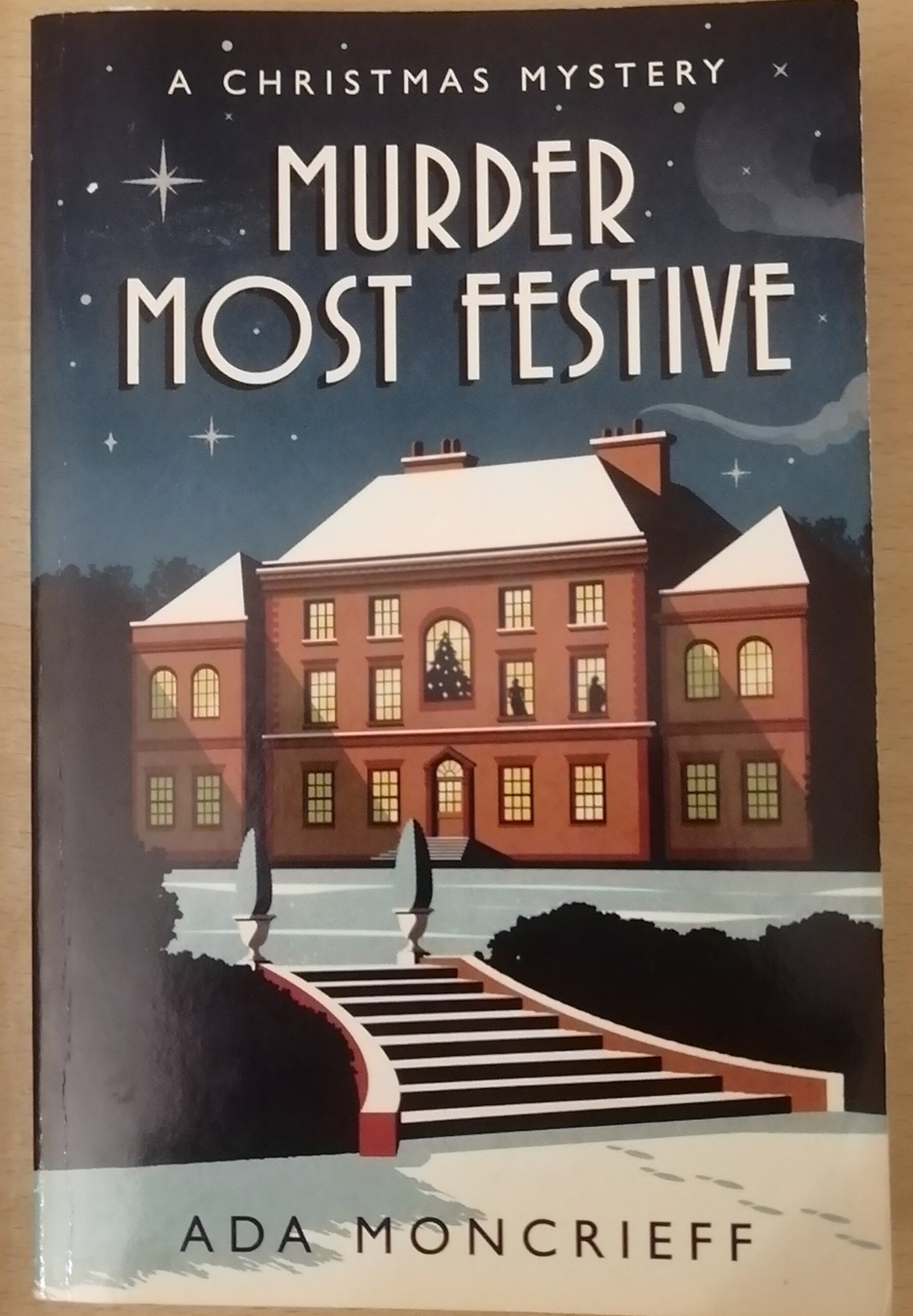 Emma in giallo: Murder Most Festive Emma in giallo: Murder Most Festive