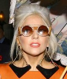 dndlatuaottica_ladygagaocchialisole.jpeg