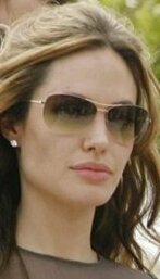 dndlatuaottica_angelinajolieocchialisole