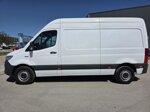 mercedes-benz-esprinter-elektricni-85kw-2022g-samo-11-000km