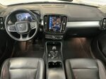 volvo-xc40-20-d3-momentum-2wd-110kw-2019g-grijanje-sjedala
