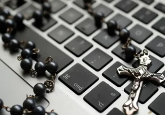 impatto-sociale-limitazione-accesso-ia-digitale-divario