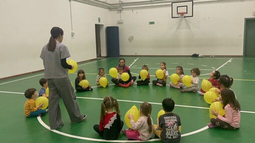 baby gioco ginnastica