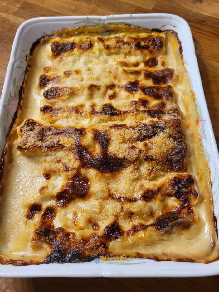 JTdCJTIyZW4lMjIlM0ElMjJMb25nJTIwZGluaW5nJTIwdGFibGUlMjBhdCUyMENhJUUyJTgwJTk5Tm92YWUlMjBzZXQlMjBmb3IlMjBldmVuaW5nJTIwJUUyJTgwJTk0JTIwd2FybXRoJTJDJTIwbGlnaHQlMjBhbmQlMjB0aGUlMjByaXR1YWwlMjBvZiUyMHNoYXJlZCUyMHRpbWUlMjIlMkMlMjJpdCUyMiUzQSUyMkFncml0dXJpc21vJTIwdG9zY2FuYSUyMGVzcGVyaWVuemElMjBlbm9nYXN0cm9ub21pY2ElMjIlN0Q=