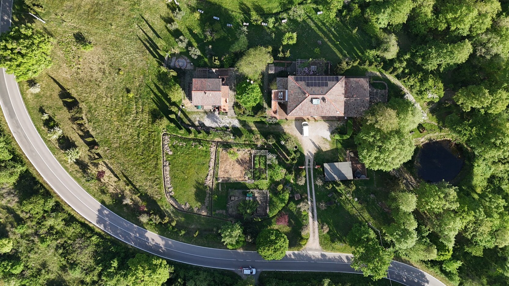 eyJlbiI6ImF1dGhlbnRpYyBUdXNjYW4gZmFybWhvdXNlIHdpdGggYmlvcG9uZCwgc3VzdGFpbmFibGUgaG9zcGl0YWxpdHkgaW4gVHVzY2FueSwgc2Vuc29yaWFsIGV4cGVyaWVuY2UgaW4gVHVzY2FuIGNvdW50cnlzaWRlLCByZWxheGluZyBob2xpZGF5IGFtb25nIG9saXZlIHRyZWVzIGFuZCBoaWxscywgZXhwZXJpZW50aWFsIHN0YXkgZm9yIGludGVybmF0aW9uYWwgdHJhdmVsZXJzIiwiaXQiOiJhZ3JpdHVyaXNtbyB0b3NjYW5vIGF1dGVudGljbyBjb24gYmlvbGFnbywgb3NwaXRhbGl04CBuYXR1cmFsZSBlIHNvc3RlbmliaWxlIGluIFRvc2NhbmEsIGVzcGVyaWVuemEgc2Vuc29yaWFsZSBpbiBjYW1wYWduYSB0b3NjYW5hLCB2YWNhbnphIHJpbGFzc2FudGUgdHJhIHVsaXZpIGUgY29sbGluZSwgc29nZ2lvcm5vIGVzcGVyaWVuemlhbGUgcGVyIHZpYWdnaWF0b3JpIGludGVybmF6aW9uYWxpIn0=