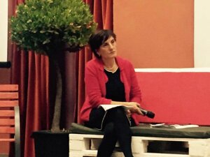 la%20panchina%20vuota%20e%20le%20scarpe%20rosse