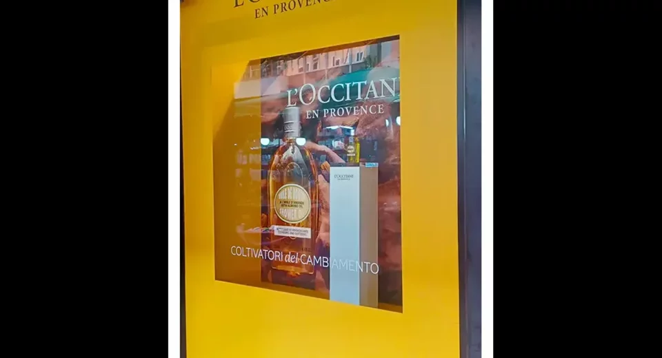 Allestimento vetrina per L'Occitane a Coin Roma