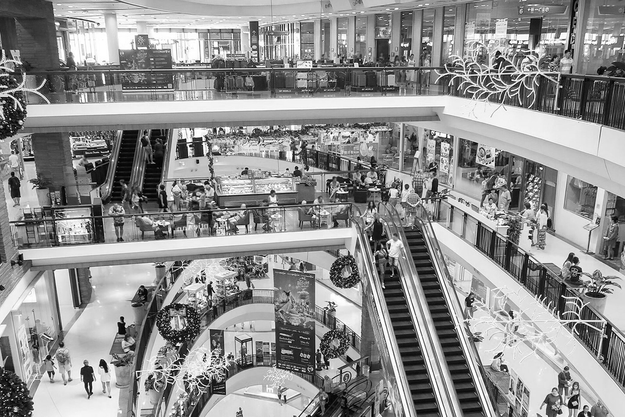 Coordinamento allestimenti vetrine con uffici marketing a Roma