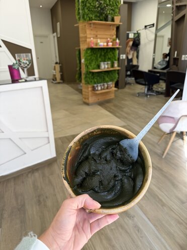 Capelli sani con le erbe tintorie a Palermo