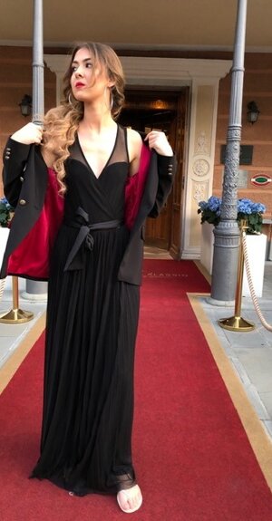 Alcuni outfit presentati da Stella nella sua Boutique Sweet Home TiStella  Glamour ad Alassio. Femminilità,fashion, glamour - TiStella Glamour Negozio  Abbigliamento Elegante Donna Alassio. La Boutique dove lo Shopping  diventa