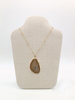 collana-con-pendente-agata