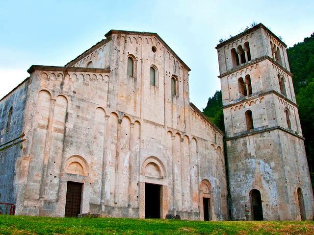 Abbazia di San Liberatore a Maiella con il Cane: Guida Completa a 4 Zampe