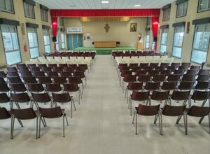 sala-convegni-teatro-scuola-oasi-cristo-re-3.jpeg
