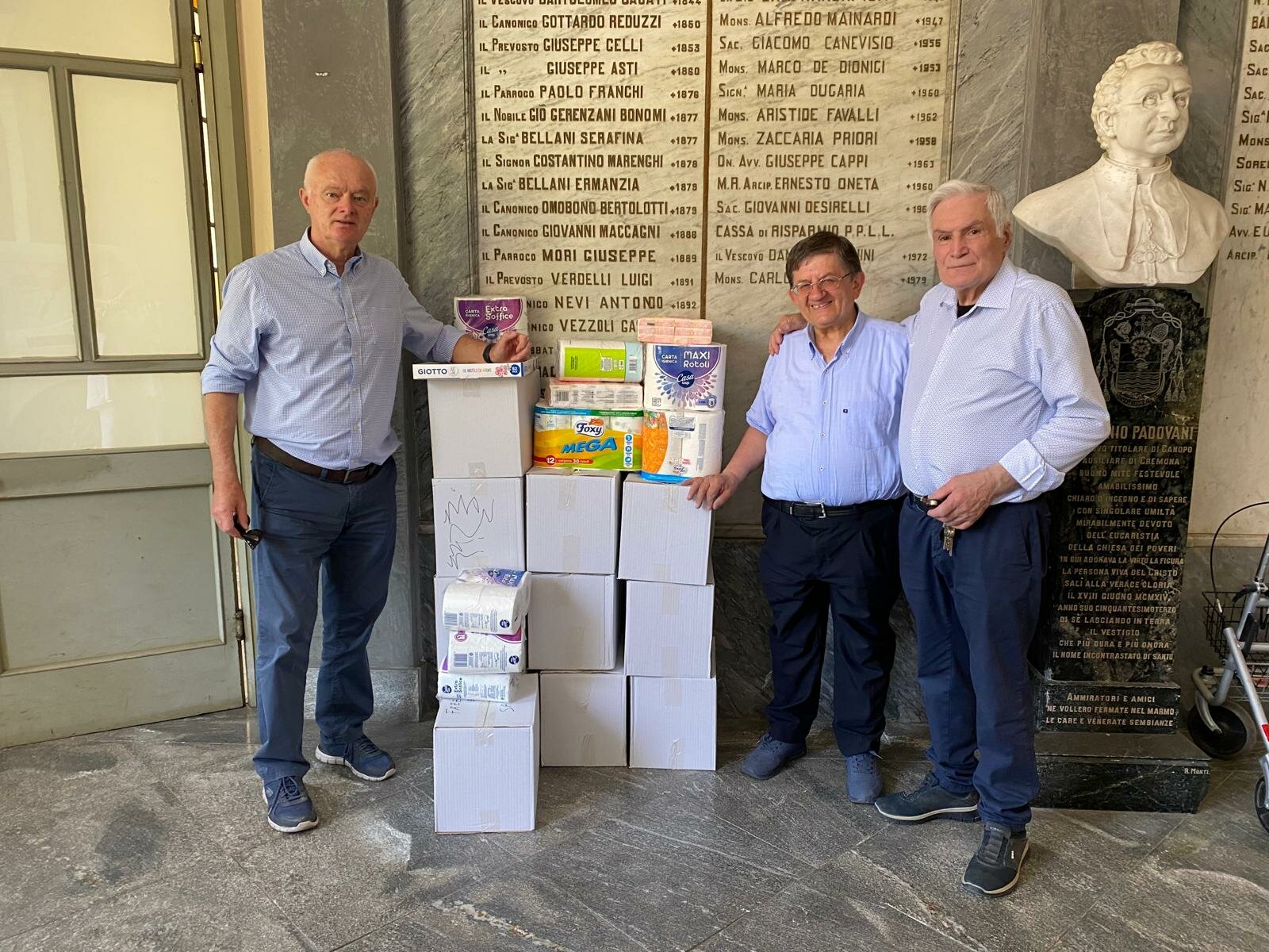 bartoletti-ruggeri-fanti-consegna-banco-elementare-2.jpeg bartoletti-ruggeri-fanti-consegna-banco-elementare-2.jpeg