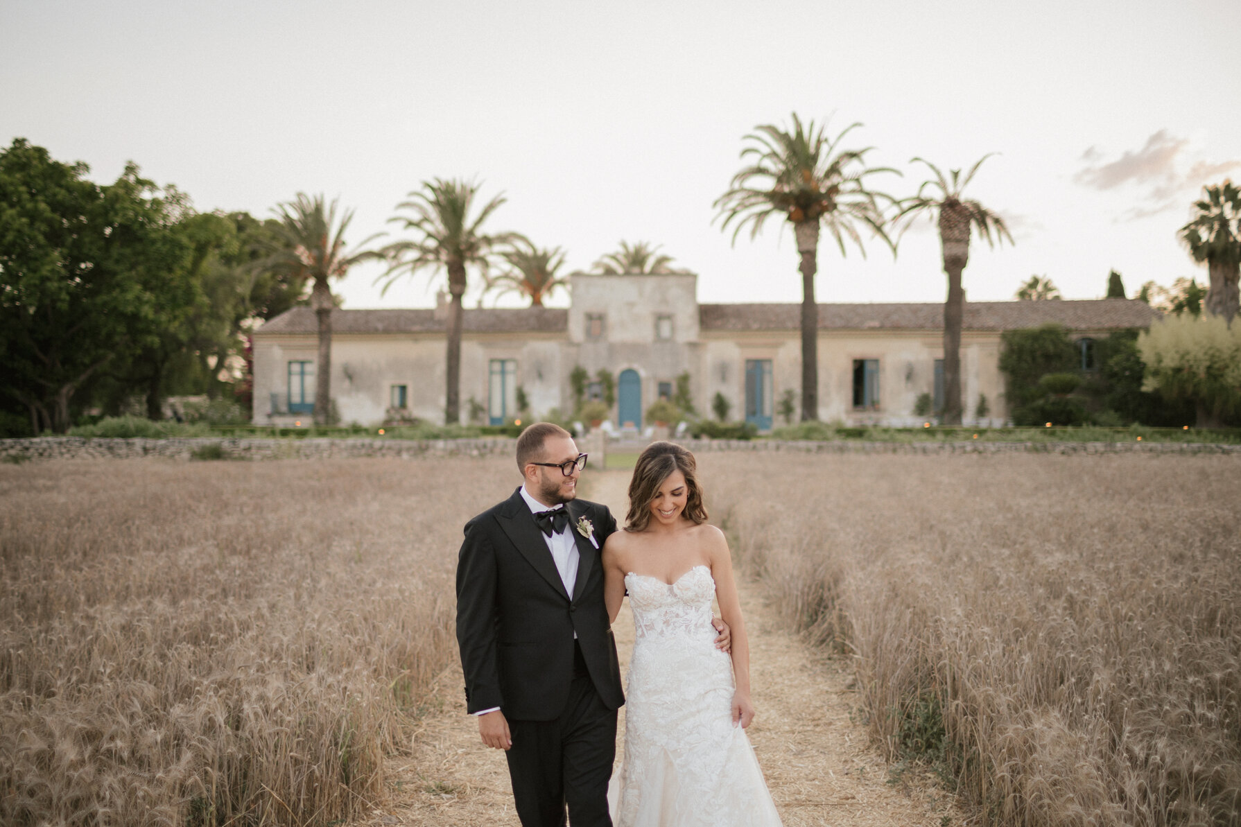 Ci occupiamo di Fotografia di Matrimonio, con un Team preparato e competente nel settore, amiamo raccontare ogni storia e qualsiasi evento che riguardi la tua vita. Ci occupiamo di Fotografia di Moda, orientati verso un taglio emozionale, espressivo ed autobiografico. Ci occupiamo di Still Life e Foto Social. Organizziamo anche Corsi Fotografici, Whorkshop con Esperti de settore e Mostre. MATRIMONIO SICILIA DESTINATION WEDDING SICILY FOTOGRAFIA MATRIMONIO