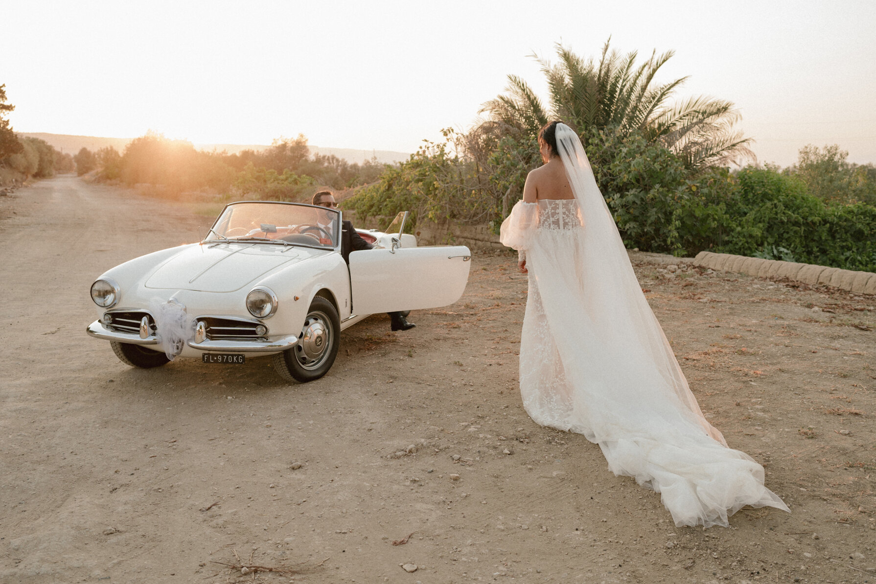 Ci occupiamo di Fotografia di Matrimonio, con un Team preparato e competente nel settore, amiamo raccontare ogni storia e qualsiasi evento che riguardi la tua vita. Ci occupiamo di Fotografia di Moda, orientati verso un taglio emozionale, espressivo ed autobiografico. Ci occupiamo di Still Life e Foto Social. Organizziamo anche Corsi Fotografici, Whorkshop con Esperti de settore e Mostre. MATRIMONIO SICILIA DESTINATION WEDDING SICILY FOTOGRAFIA MATRIMONIO