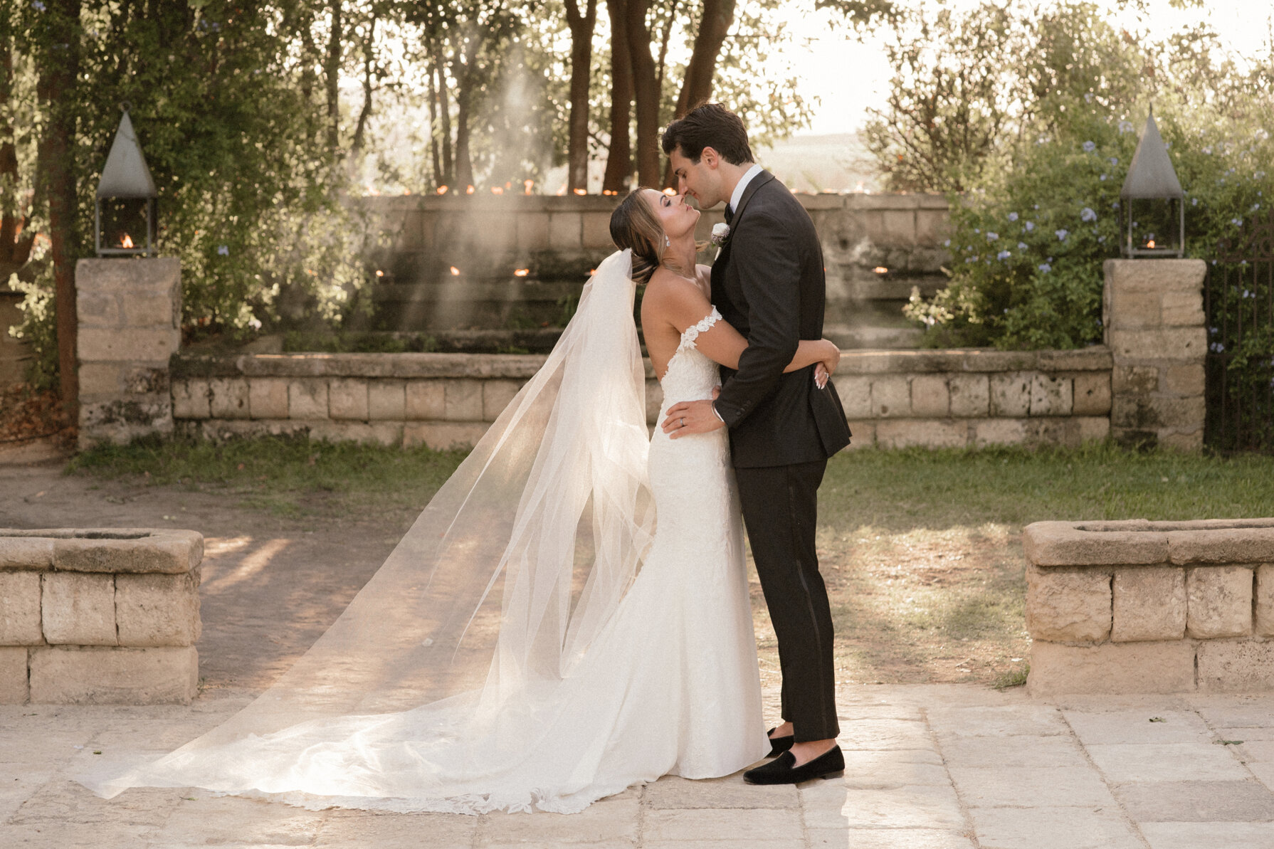 Ci occupiamo di Fotografia di Matrimonio, con un Team preparato e competente nel settore, amiamo raccontare ogni storia e qualsiasi evento che riguardi la tua vita. Ci occupiamo di Fotografia di Moda, orientati verso un taglio emozionale, espressivo ed autobiografico. Ci occupiamo di Still Life e Foto Social. Organizziamo anche Corsi Fotografici, Whorkshop con Esperti de settore e Mostre. MATRIMONIO SICILIA DESTINATION WEDDING SICILY FOTOGRAFIA MATRIMONIO