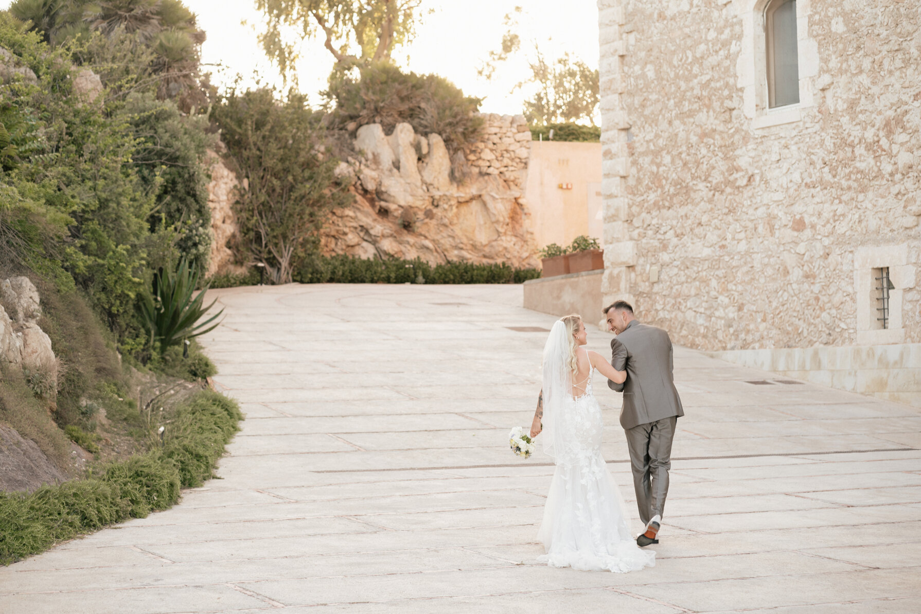 Ci occupiamo di Fotografia di Matrimonio, con un Team preparato e competente nel settore, amiamo raccontare ogni storia e qualsiasi evento che riguardi la tua vita. Ci occupiamo di Fotografia di Moda, orientati verso un taglio emozionale, espressivo ed autobiografico. Ci occupiamo di Still Life e Foto Social. Organizziamo anche Corsi Fotografici, Whorkshop con Esperti de settore e Mostre. MATRIMONIO SICILIA DESTINATION WEDDING SICILY FOTOGRAFIA MATRIMONIO