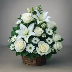 cestino-funebre-con-rose-gigli-e-margherite-bianche