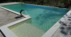 bordo piscina, pietra naturale, solarium piscina,