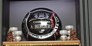 champagne%20a%20bergere%20(18).jpeg