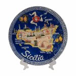 piatto-sicilia-in-ceramica-in-rilievo-fatto-a-mano-in-italia