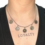 collana-in-argento-con-ciondoli-portafortuna-in-argento-e-rilievi-in-bronzo-collana-unisex-cm-45