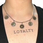 collana-in-argento-con-ciondoli-portafortuna-in-argento-e-rilievi-in-bronzo-collana-unisex-cm-45