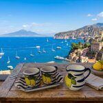 set-di-2-tazzine-con-brocca-e-piattino-tutto-in-ceramica-fatto-e-dipinto-a-mano-in-italia