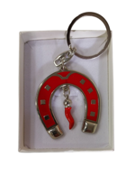 cornetto-portafortuna-con-ferro-di-cavallo-portachiavi-in-metallo-con-confezione-regalo