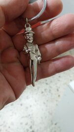 cornetto-portafortuna-gobbo-portafortuna-in-metallo-portachiavi-in-2-colori