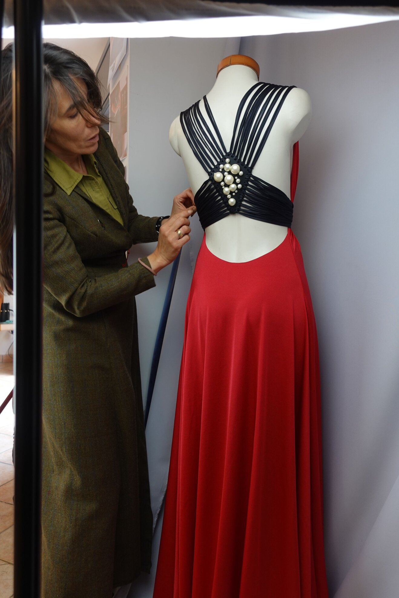 abito rosso e nero copertina 4 compresso.jpeg