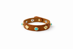 braccialetto-in-cuoio-naturale-e-rivetti-bagnati-in-oro-con-resine-turchesi